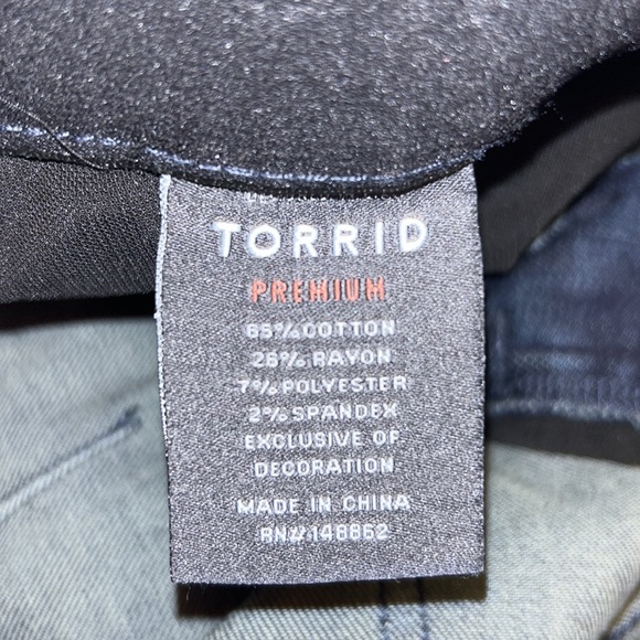 TORRID PREMIUM Jeans Size 14S - Picture 6 of 6